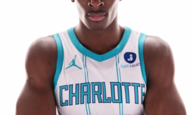 NBA直播-24岁生日快乐！NBA官方晒照为穆萨-迪亚巴特庆生